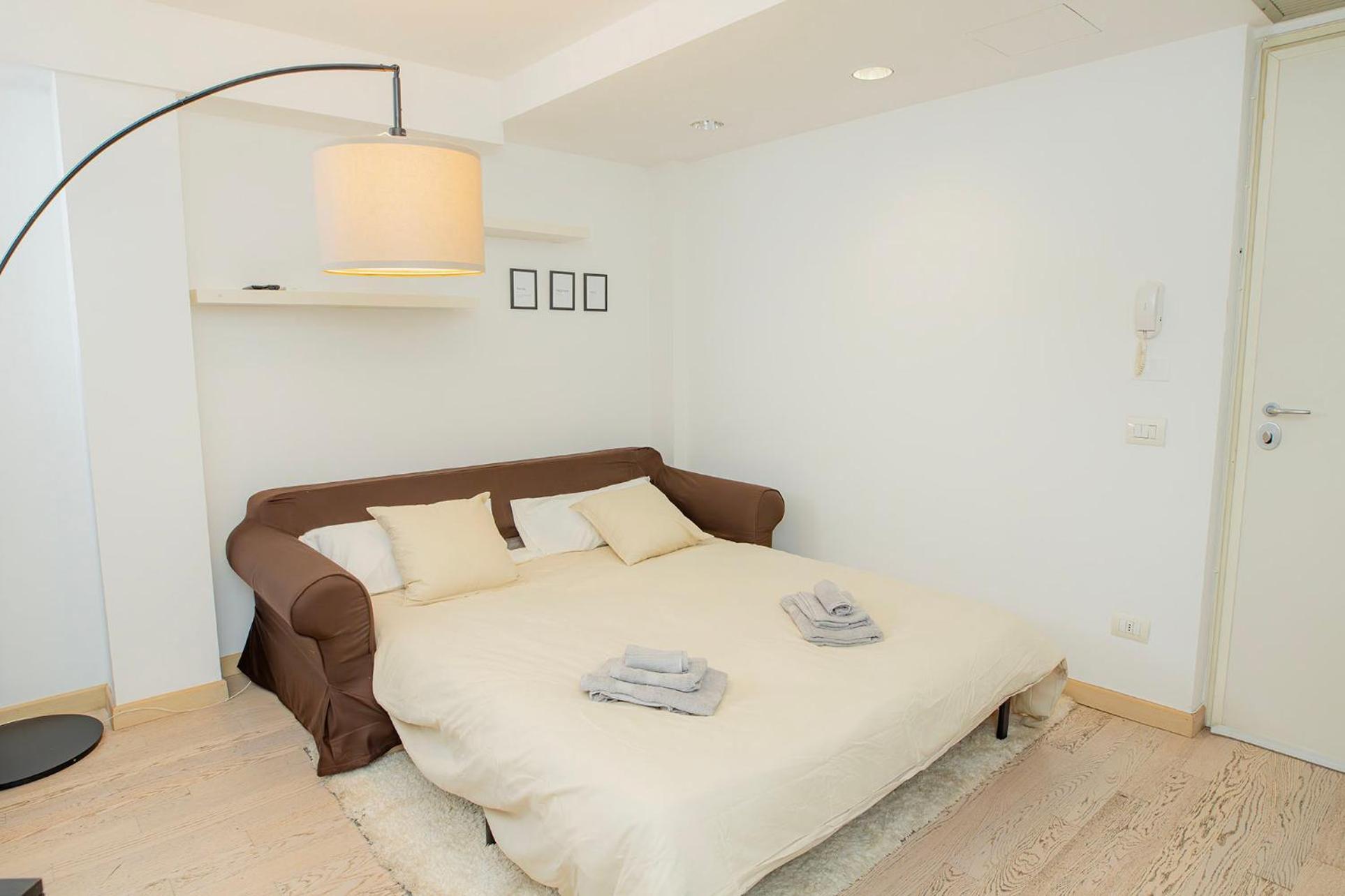 Navigli 10 Min Loft Moderno Con Area Esterna Apartman Milánó Kültér fotó